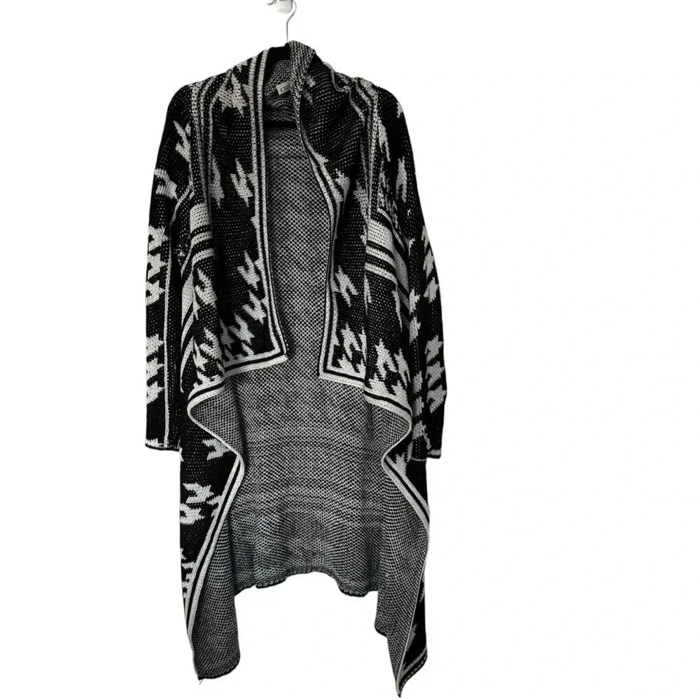 Cato Women’s Long Sleeve Black & White Knit Open Front Cardigan Sweater Sz L GUC